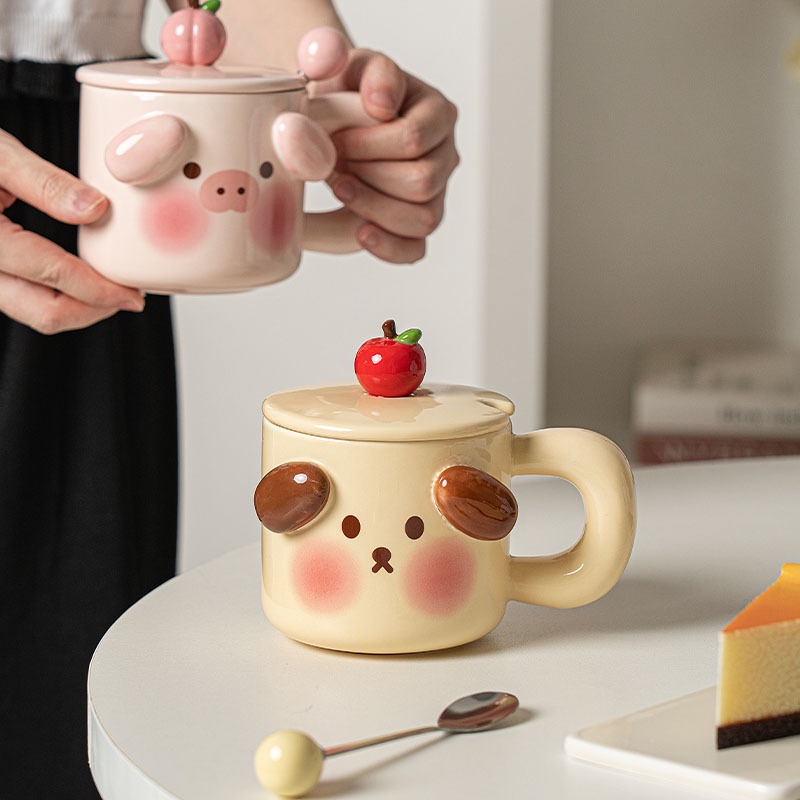 Cốc Sứ Uống Nước, Cà Phê Hình Chú Cún Đội Táo Và Heo Đội Đào Cute Dễ Thương Kèm Muỗng Và Nắp Đậy Dùng Làm Quà Tặng