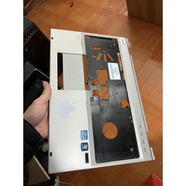 [FREESHIP] thay vỏ laptop hp 8560p, dùng chung 8570p cũ còn khá đẹp