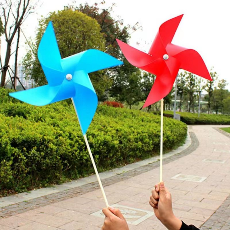 Chong chóng nhựa nhiều màu kèm que cầm