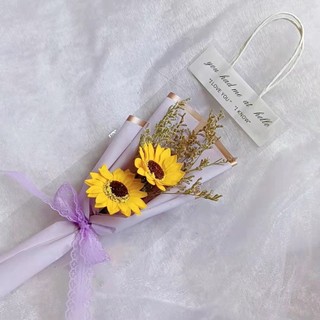 Bó hoa hướng dương 2 bông kèm sao tím tone tím cực kỳ lãng mạn phù hợp làm quà tặng thầy cô, bạn bè