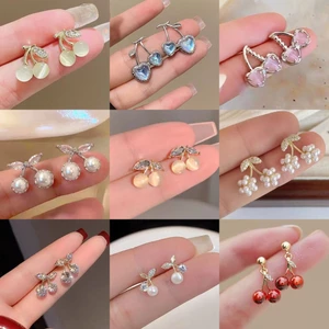 Khuyên Tai Hình Quả cherry Nhỏ Đơn Giản Và Nhỏ Nhắn Mẫu Mới 2024 Dành Cho Bạn Nữ