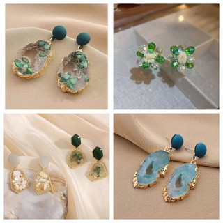 1 Đôi Bông Tai Nhựa resin Màu Xanh Lá Cây Đính Hạt niche Cá TíNh Phong Cách Cổ Điển Cho Nữ