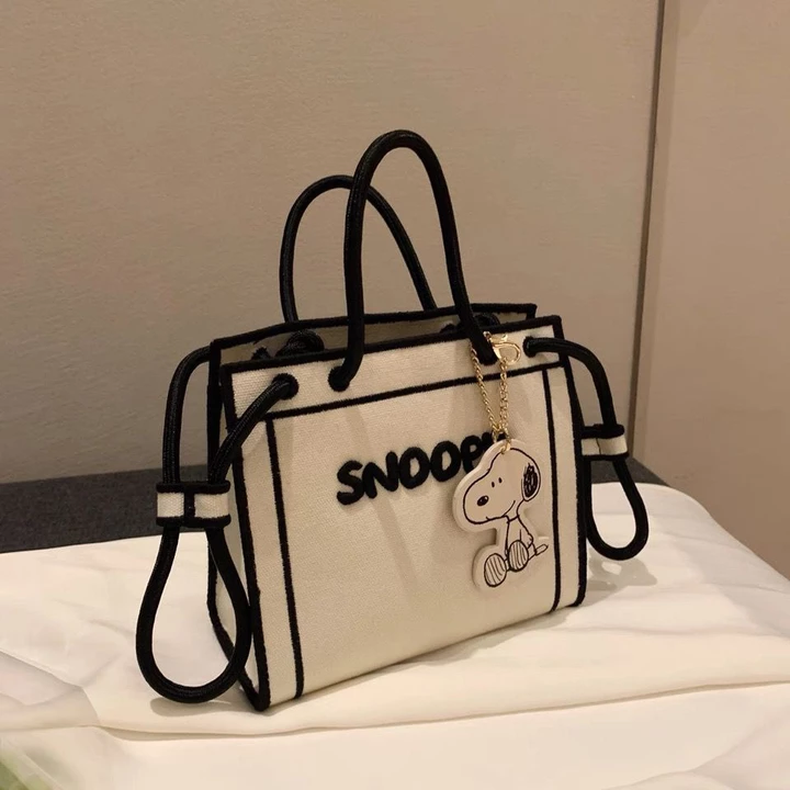 Sách Nhỏ Màu Đỏ Cùng Phong Cách Snoopy Túi Xách Phong Cách Túi Vải Nữ Mùa Hè Phù Hợp Với Hợp Thời Trang Túi Tote Nhật Bản Hàn Quốc Rỗng Mở Túi Messenger Túi Tote Hợp Thời Trang Túi Messenger Túi Bánh