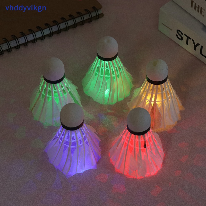 1 Cầu Lông Với Đèn LED Nhiều Màu Sắc VHDD 2024