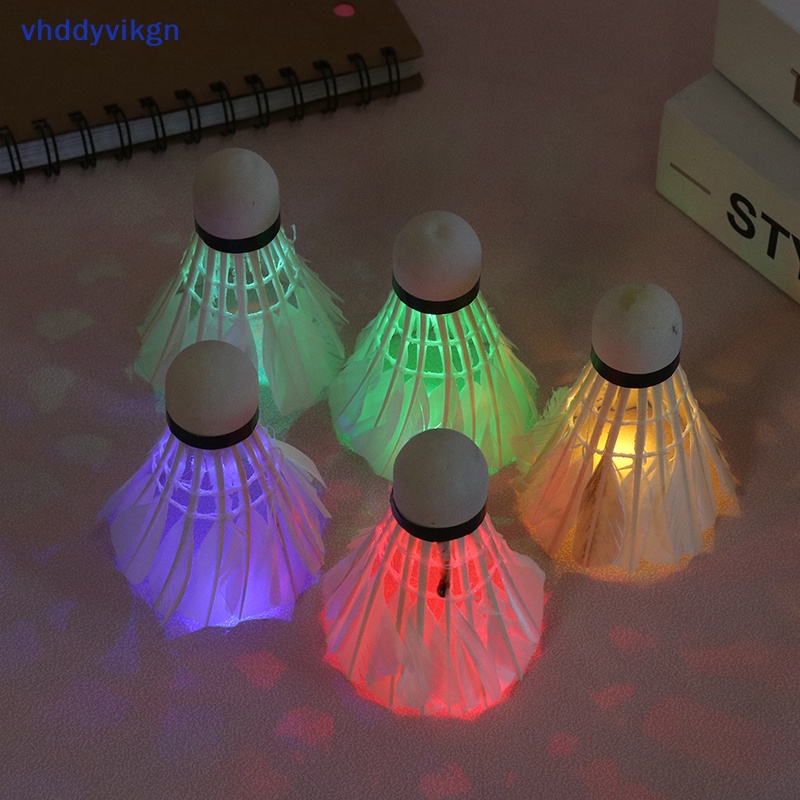 1 Cầu Lông Với Đèn LED Nhiều Màu Sắc VHDD 2024