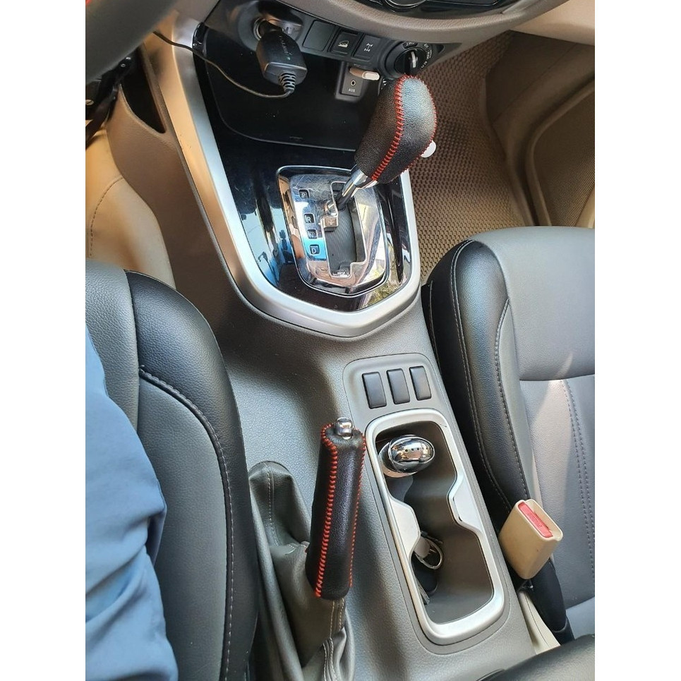 Bao da bọc cần số các đời xe Nissan Navara,Xtrail, Terra (AT) số tự động, da bò thật khâu thủ công