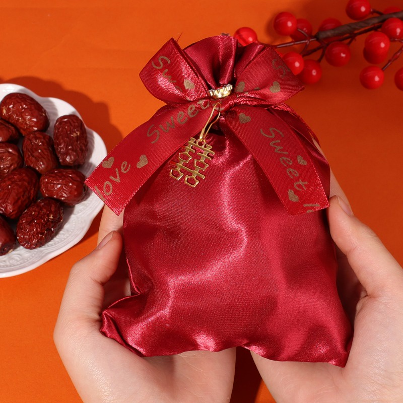 Túi Đựng Kẹo Cưới Nhân Vật Xi Sang Trọng ​- Túi Dây Rút Satin Đỏ Đựng Bánh Quy Bánh Snack Sô Cô La Ngọt Ngào