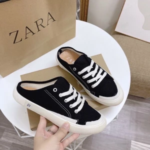 Giày Sục Nữ Zara Đế Độn 2 Màu Đen Kem Siêu Hot
