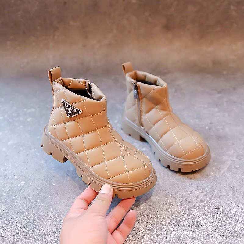 Bôt trám bé gái chống trượt giày cổ cao bé da PU mềm êm chân QCCC full box mẫu mới ca tính cho bé từ 3 tuổi size đại M18