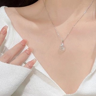 Vòng Cổ Bướm Hòa Bình Buckle Trắng Chalcedony Vòng cổ Nữ Phong Cách Trung Quốc Mới Dễ Dàng Kết Hợp Quà Tặng Thời Trang