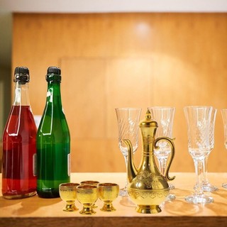 Nồi trà ARTISANU, Cốc trang trí chùa vàng trang trí, Kính rượu cổ điển gia đình