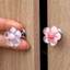 Nút bồn cầu tay cầm hình hoa dễ thương - Trang trí tay nắm cửa tủ đựng tủ đa năng - Tấm bảo vệ móng tay dài - Kéo nắp tủ quần áo thỏ - Phụ kiện phòng tắm