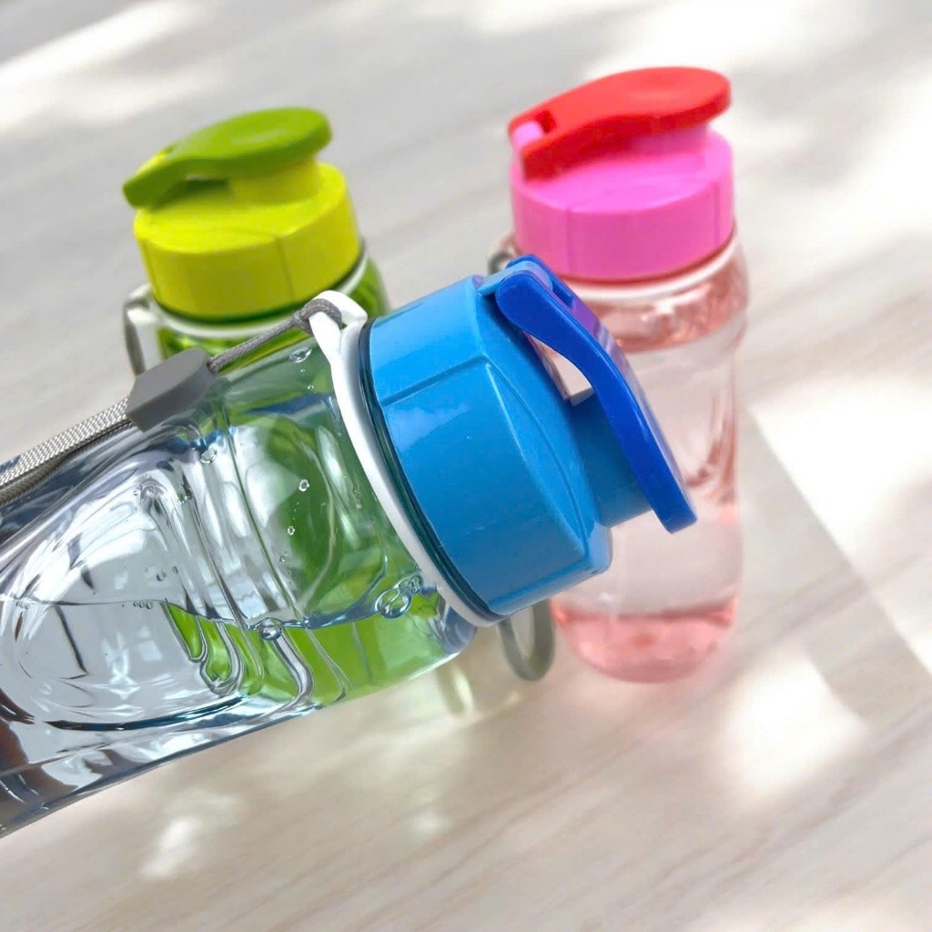 Bình Nước Học Sinh Vinh Nam Plastic Đựng Nước An Toàn Cho Sức Khoẻ Học Sinh Dung Tích 600ml Mã 241