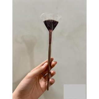 Cọ Phủi Quạt Bắt Sáng Đánh Má Hồng Trang Điểm
