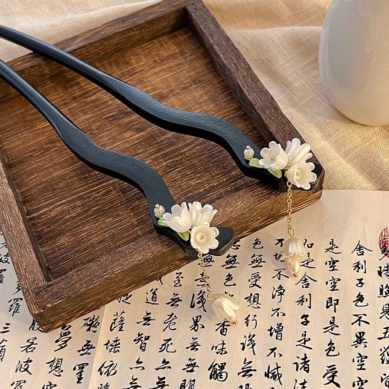 Kẹp tóc hoa Lily bằng gỗ màu đen của Thung lũng Phụ kiện tóc đơn giản