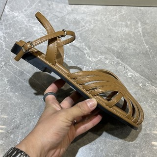 Dép sandal gót phẳng mũi tròn cho phụ nữ với một dây đeo và thiết kế rỗng thời trang