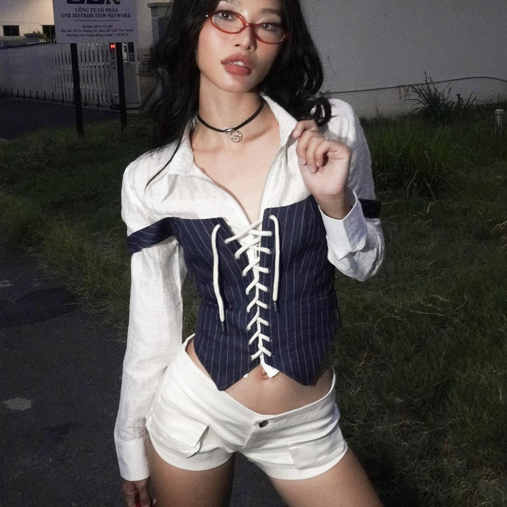 Ảnh Sizzle Striped Gilet Top - Áo ghile jean sọc xỏ dây 4