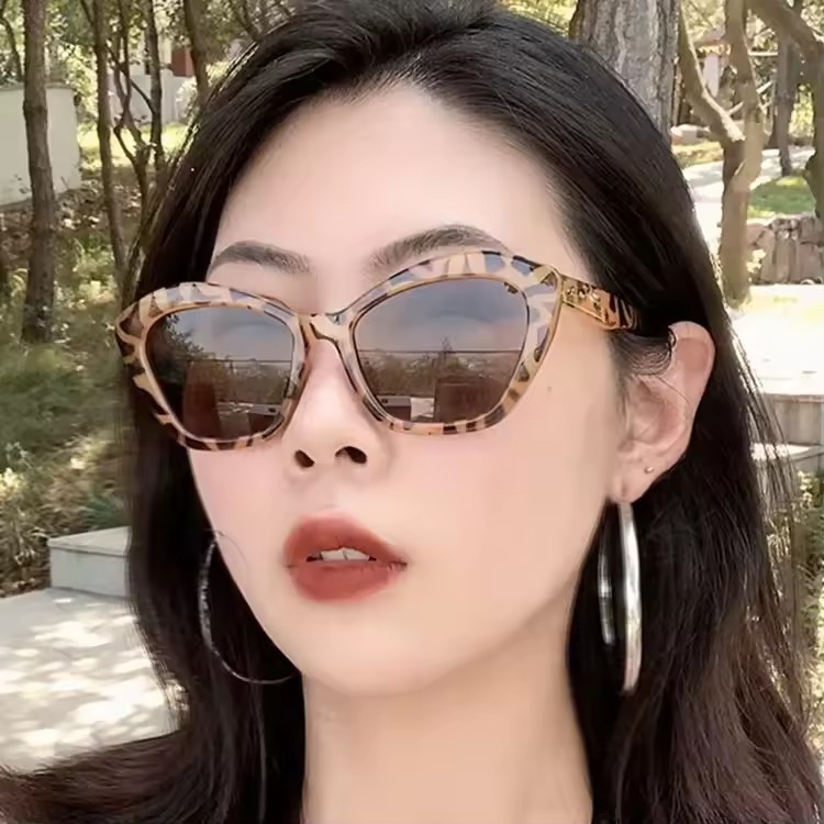 Kính râm hình vuông mắt mèo - Phong cách Punk Big Frame Sunnies dành cho nam giới - Kính râm cổ điển chống tia cực tím để lái xe, du lịch, câu cá - Thời trang cổ điển, Hợp thời trang cá tính