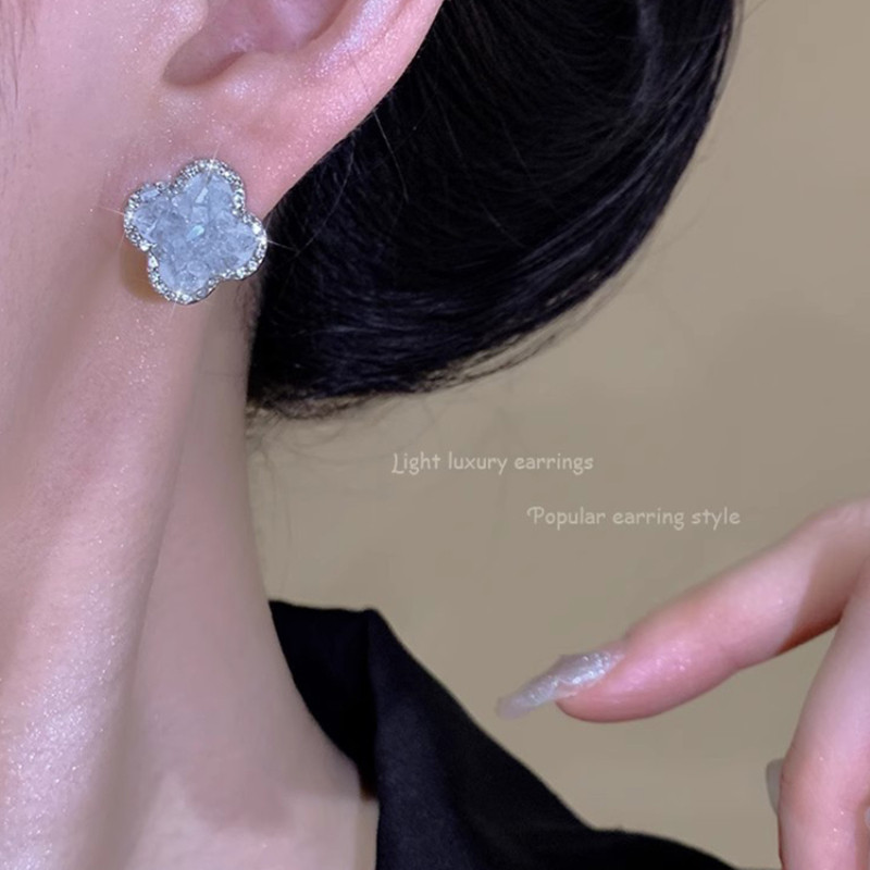 Bông Tai Cao Cấp, Phù Hợp Với Style Nhẹ Nhàng Cho Nữ