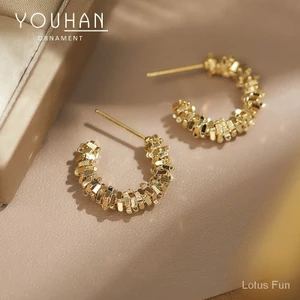 S925 Bạc Kim Rau Hoa Nghệ Thuật Bông Tai Kim Loại Thiết Kế Niche Cảm Giác Độc Đáo Nhỏ Phù Hợp Với Bông Tai Nữ