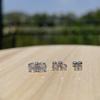 Bông tai nam nữ nụ đá 3 size chốt vặn chất liệu titan bền màu