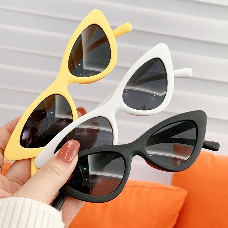 Kính mắt mèo cho bé đi nắng biển mùa hè gọng dẻo chống tia UV mẫu cho bé KINHMEOCHOBE chip&mom