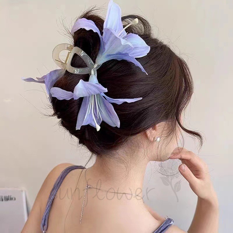 Kẹp mũ cao cấp hình hoa Lily ba chiều