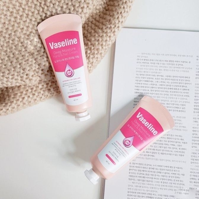 Kem dưỡng da tay & móng  VASELINE 24H cấp ẩm da 60ml