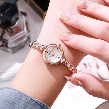 Đồng hồ đeo tay nữ mới hợp thời trang phiên bản Hàn Quốc, đồng hồ nữ trái tim đào thời trang, khí chất thanh lịch, đồng hồ nữ sinh viên