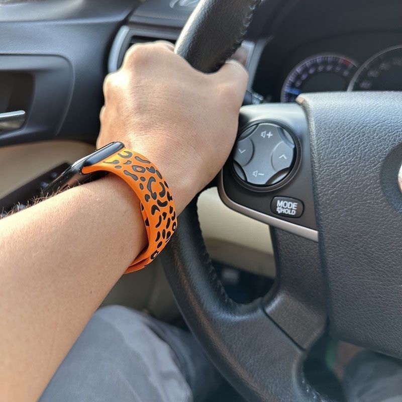 Dây đeo S11 in da báo cho Apple Watch Band Ultra 2 49mm 45mm 44mm 42mm 41mm 40mm 49mm 40 mm Vòng đeo tay đính đá khắc cho iwatch series ultra 2 9 7 se 3 6 8 5 4