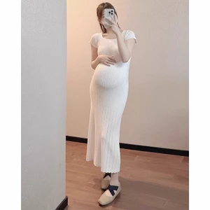 Trang phục bà bầu mùa hè cổ vuông tay ngắn ôm vừa vặn hơn Váy bà bầu