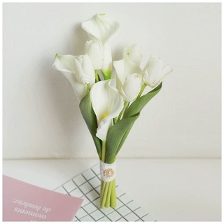 Bó hoa cưới cầm tay cô dâu dáng dài từ hoa tulip CEVERIA T0165