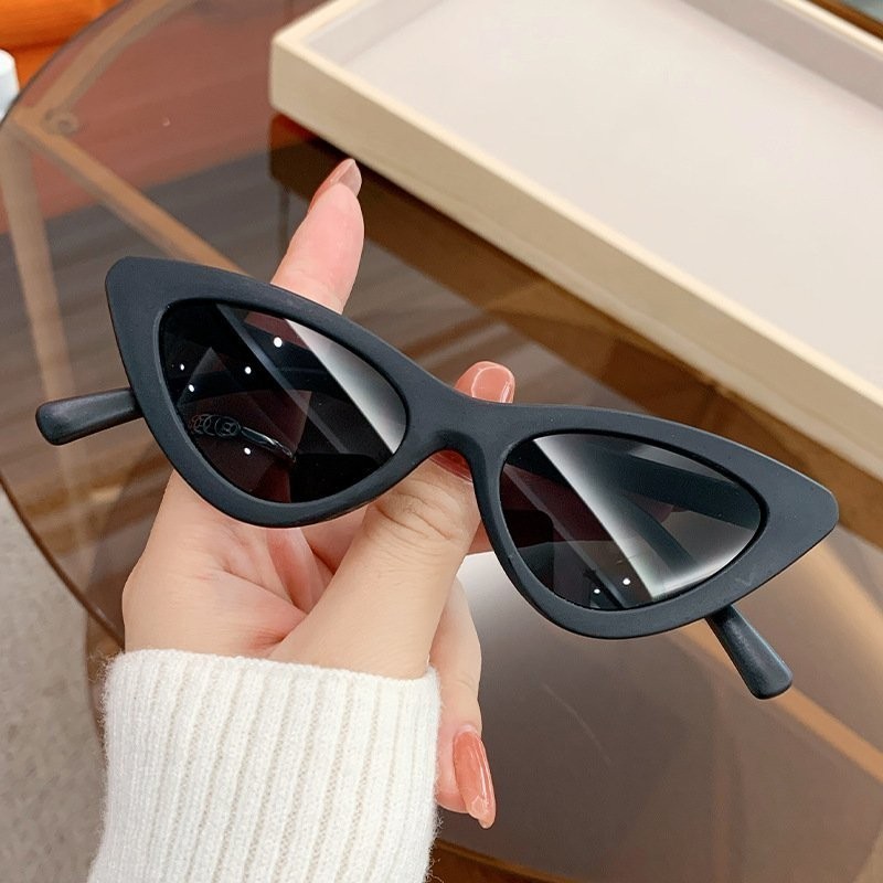 Kính mắt mèo cho bé đi nắng biển mùa hè gọng dẻo chống tia UV mẫu cho bé KINHMEOCHOBE chip&mom