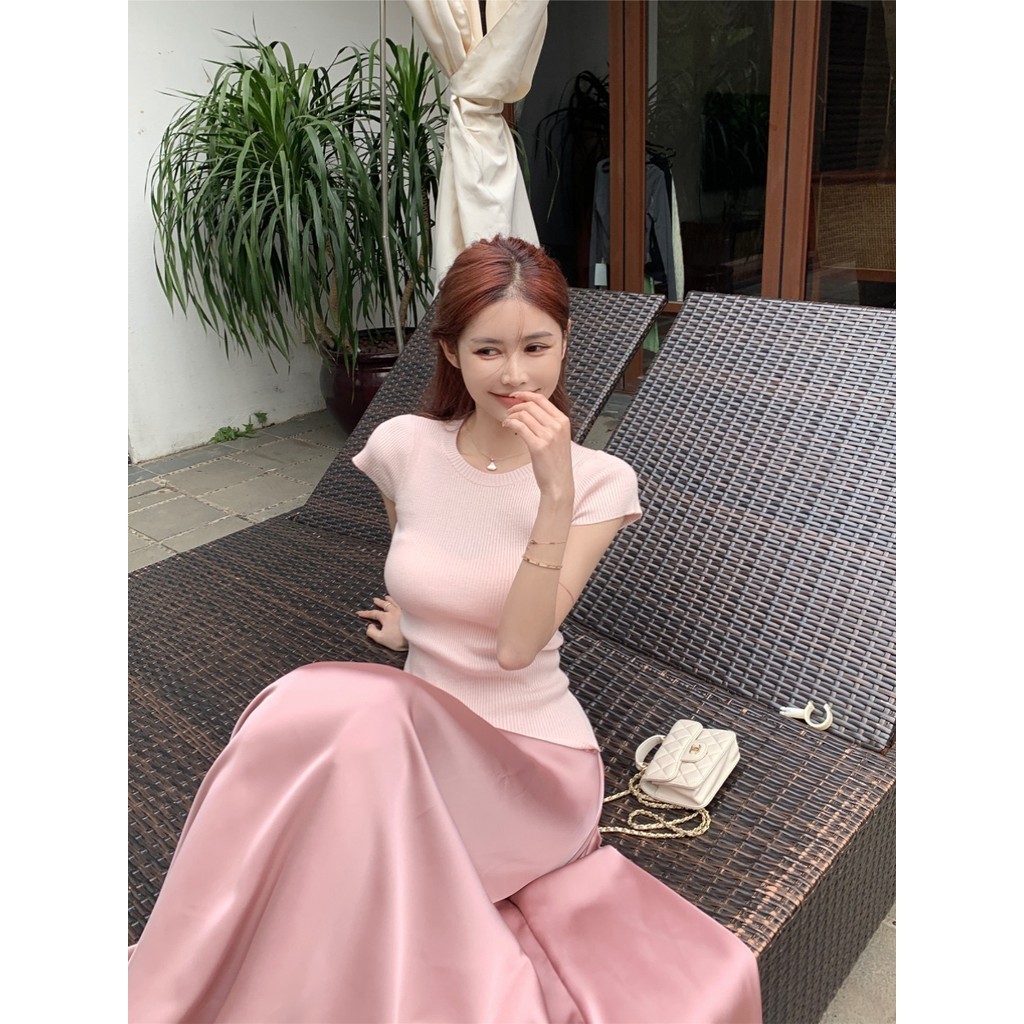 Suxi Mới Đơn Giản Màu Trơn Slim Fit Cổ Tròn Tay Ngắn Nữ Dệt Kim Top 240320