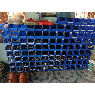 1 Khay nhựa loại Trung A6  kèm chân nối  đựng đồ kim khí sửa chữa xe máy bulong ốc tán