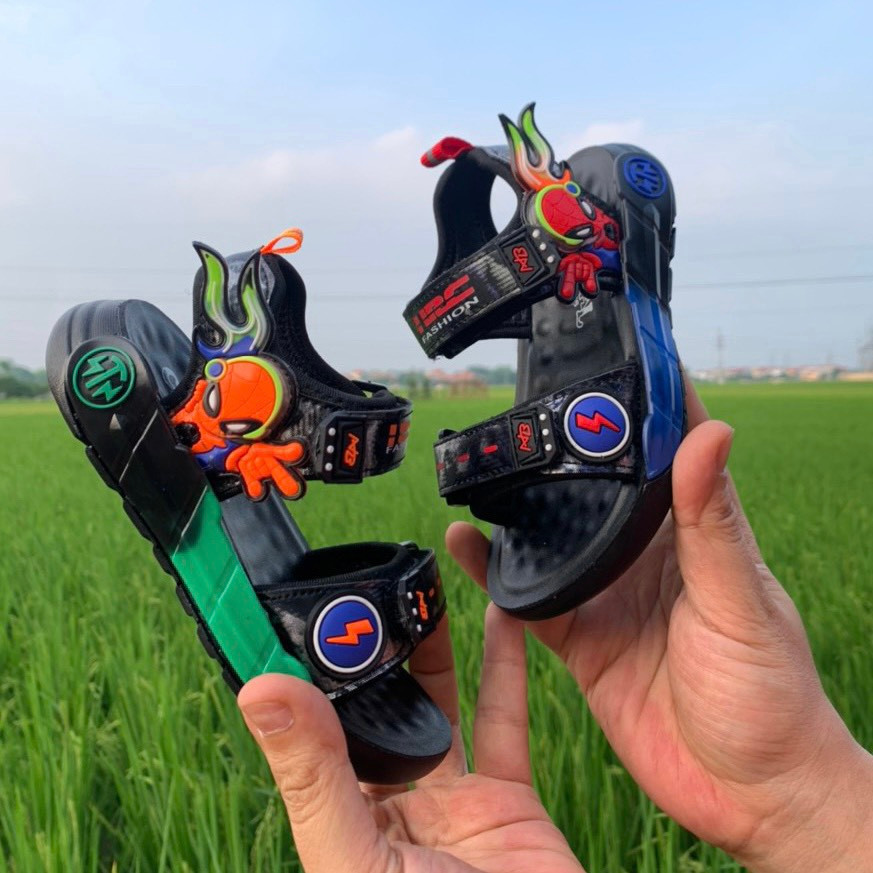 sandal bé trai dép quai hậu cho bé trai êm chân chống trượt khâu đế siêu nhân nhện QCCC có hộp cho bé  1 tuôi 8808 9908