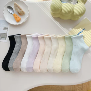 Vớ tất trơn nam nữ cổ trung màu pastel dịu nhẹ