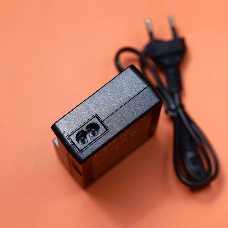 Sạc pin Canon LC E6E CAO CẤP cho pin canon Lp E6 dùng Canon 5DII , 5DIII , 6D , 7D, 70D, canon 60D