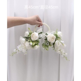 Bó hoa cưới cầm tay cô dâu đặc biệt tay cầm tròn nhẫn bọc ngọc trai nhân tạo