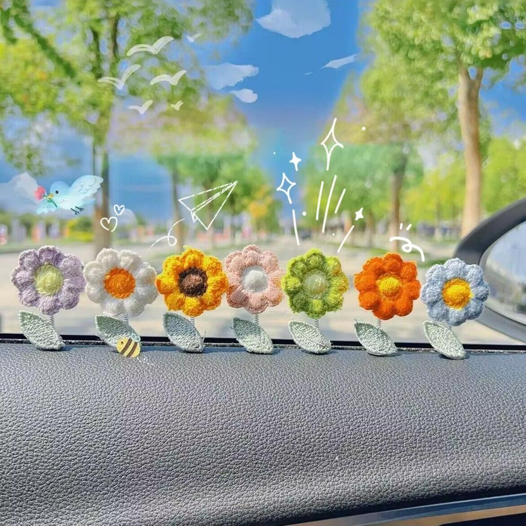 Hoa nhỏ hoa hướng dương ô tô trang trí chậu cây ký túc xá trang trí ô tô trang trí bài tiết