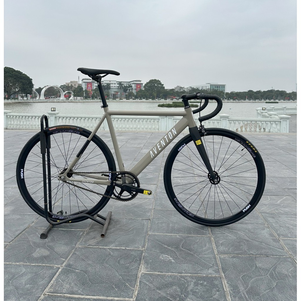 「ふぃくすんちゅ専用」2019 AVENTON CORDOBA ピストバイク ふぃくすんちゅ専用」2019 AVENTON CORDOBA ピストバイク - メルカリ