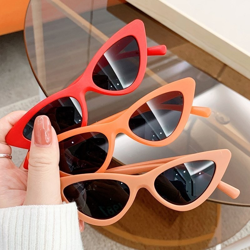 Kính mắt mèo cho bé đi nắng biển mùa hè gọng dẻo chống tia UV mẫu cho bé KINHMEOCHOBE chip&mom