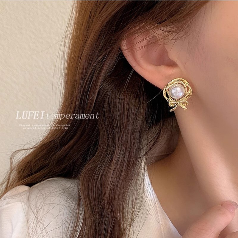 Bông Tai Kim Loại Đơn Giản 2025 Phong Cách Mới Nhẹ Sang Trọng Nữ Trang Sức Thời Trang