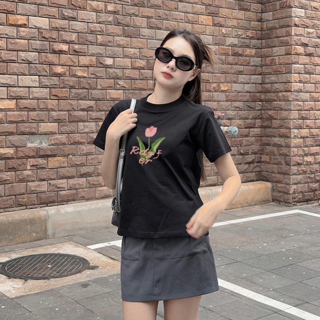 [Mã FADEP2903 giảm đến 30k đơn từ 99k] Áo thun form Baby Tee  in hình hoa Tulip Rdgfer A5931