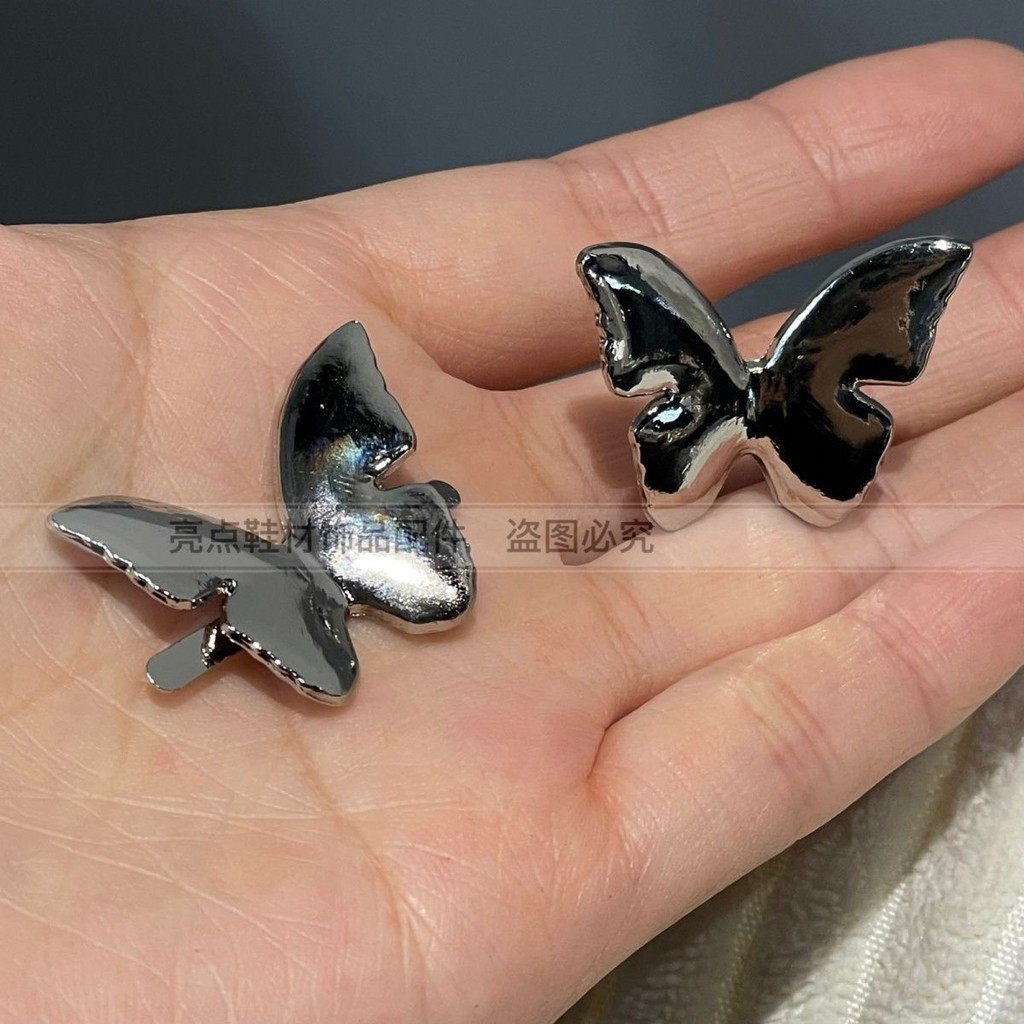 Giày Bướm Nhỏ Khóa Phụ Kiện Phù Hợp Sandal Dép Da Trẻ Em Nữ