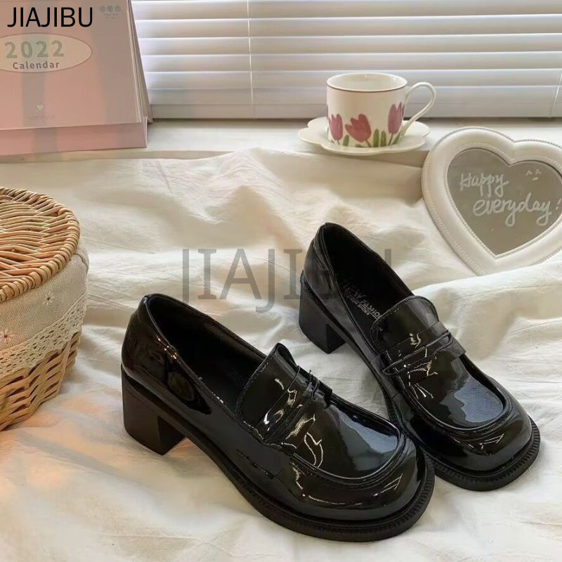 Size 35-43 Giày Đồng Phục JK Của Nhật Giày Nữ Cỡ Lớn Giày Da Bóng Màu Đen Giày Da Cao Gót Phong Cách Anh Quốc 42 Plus Size Women's Shoes Giày Da Học Sinh Giày Công Chúa Gót Dày Màu Trắng Korean Fashion Platform Mary Jane Shoes Cute Round Toe Lolita Shoes