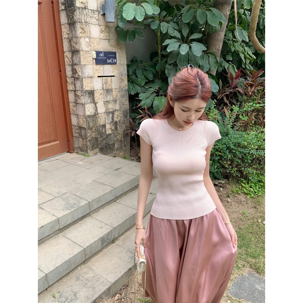 Suxi Mới Đơn Giản Màu Trơn Slim Fit Cổ Tròn Tay Ngắn Nữ Dệt Kim Top 240320