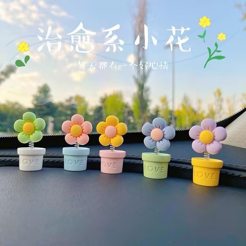 Hoa nhỏ hoa hướng dương ô tô trang trí chậu cây ký túc xá trang trí ô tô trang trí bài tiết