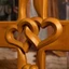 WANYEDI Cây thánh giá bằng gỗ trái tim đan xen, Gỗ nguyên khối Handmade bằng gỗ khắc Loveheart Mặt dây chuyền chữ thập, Quà tặng tưởng niệm đám cưới Đồ thủ công trái tim Mặt dây chuyền chữ thập nhật ký Kitô giáo