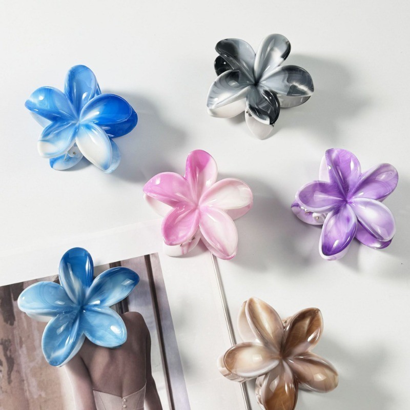 [Yunyuan] Kẹp tóc nữ màu gợn sóng màu sắc không đều Plumeria Phụ kiện tóc hoa sứ Kẹp cá mập ngày lễ